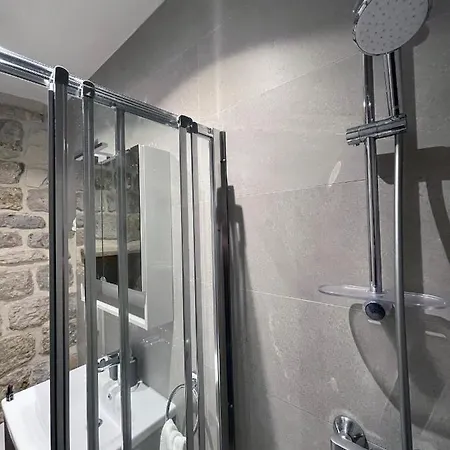 アパート Throne Ii.