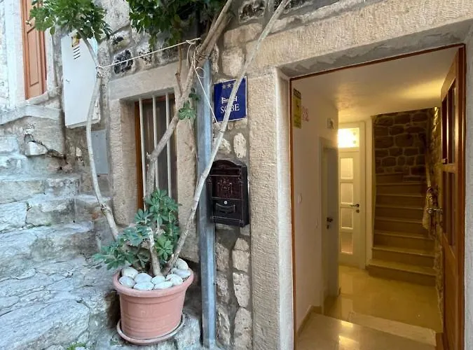 Throne Ii. Apartman *