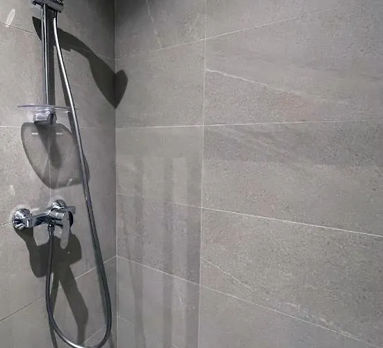 Apartman Throne Ii. *