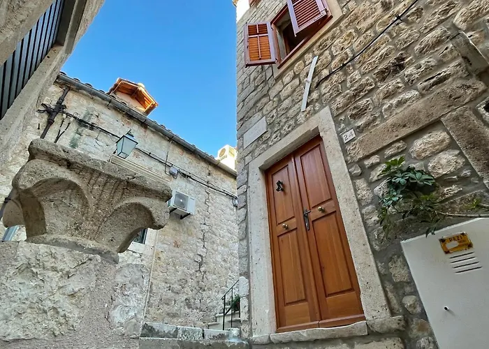 Throne Ii.